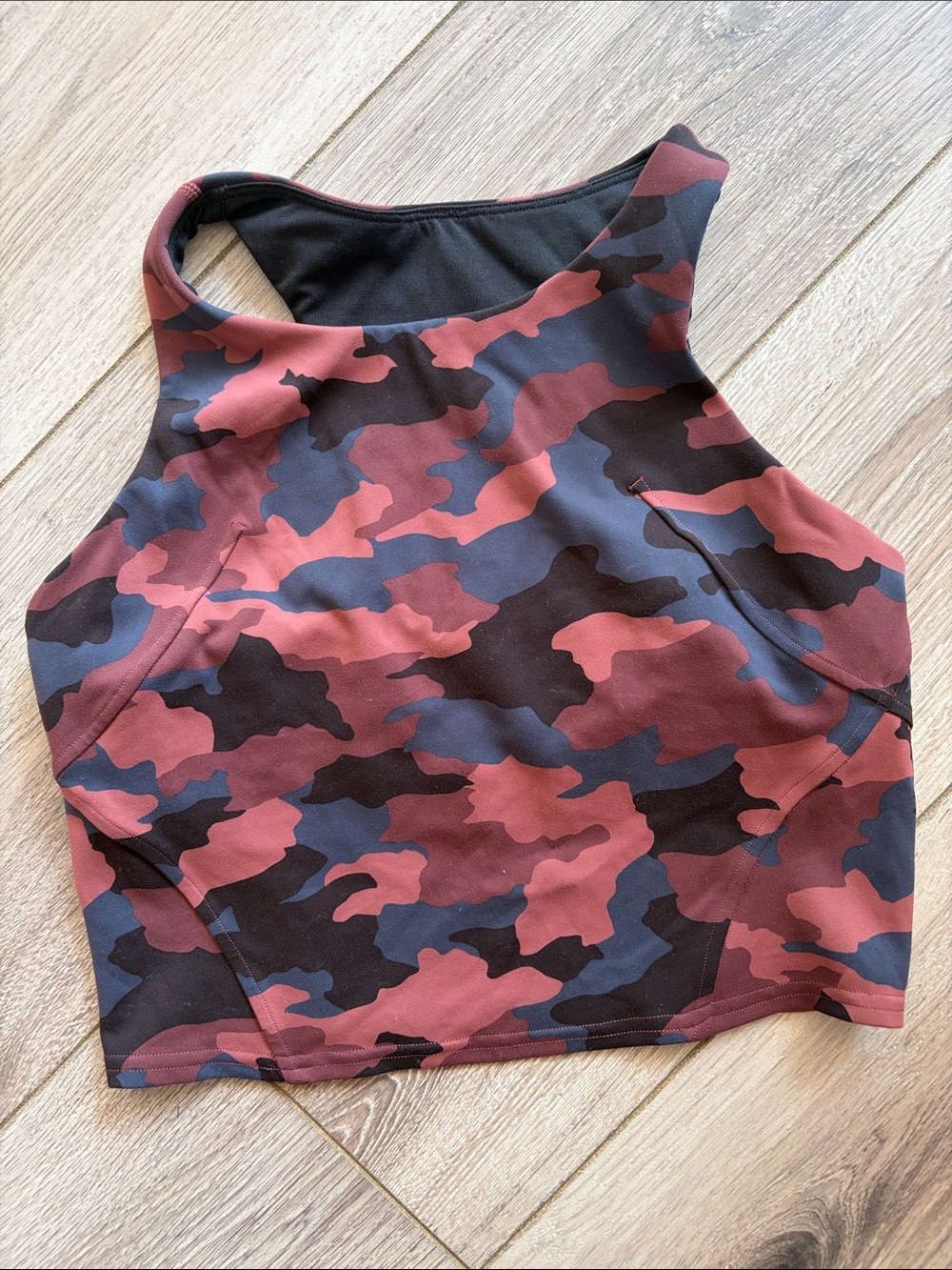 Lululemon Women's High-Neck Camo Crop Tank Top - Red/Blue